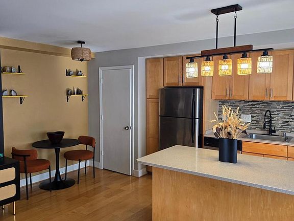 2nd image of 210 Oakwood St SE APT 304