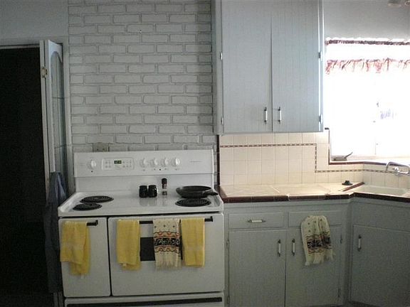 5th image of 1343 W Cambridge Ave