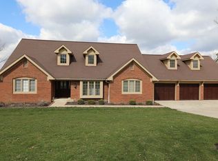 8593 Twin Pointe Cir, Indianapolis, IN