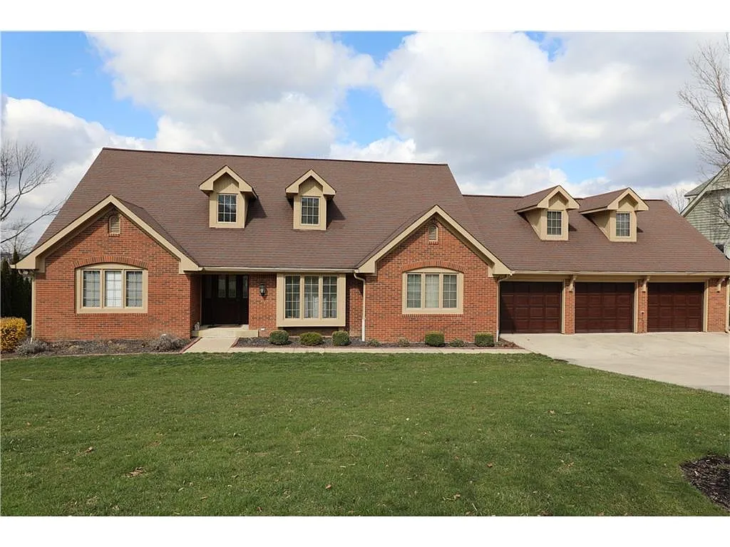 8593 Twin Pointe Cir photo 1