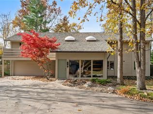 10830 Gate Post Rd, Strongsville, OH 44149