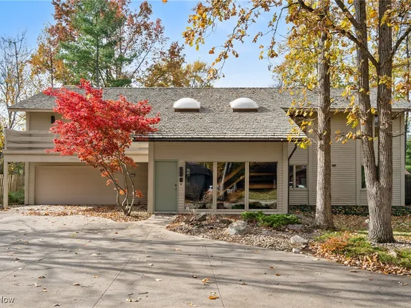 10830 Gate Post Rd, Strongsville, OH 44149