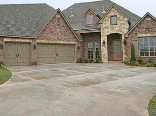 6805 Goldfinch Ct, Owasso, OK 74055