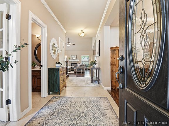 3rd image of 4103 W Roanoke Pl