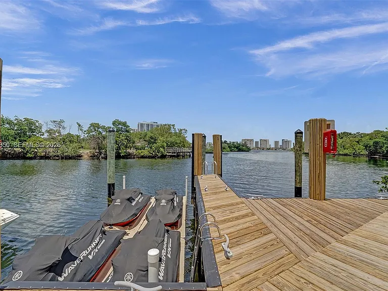 16385 Biscayne Blvd #3107 — Photo 43