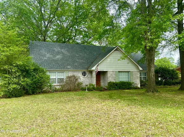 2244 Country Club Rd, Grenada, MS 38901