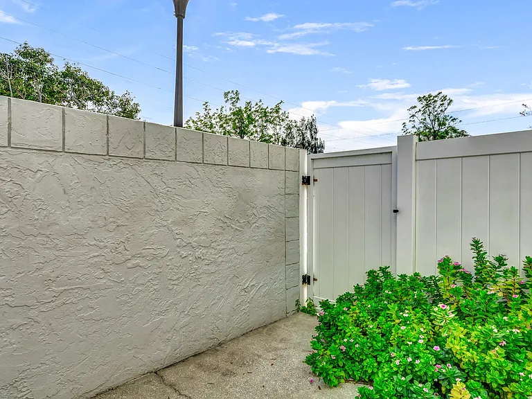 8800 Bardmoor Blvd #12 — Photo 30