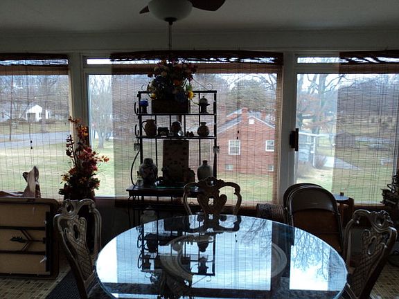 4th image of 1105 S Woodleigh Cir