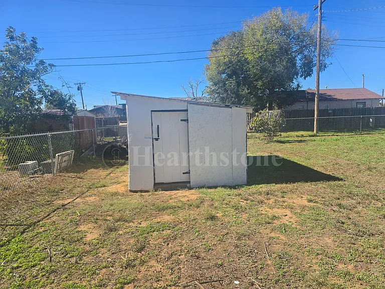 316 N Walnut St — Photo 17
