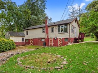 1 Madison Trl, Hopatcong, NJ 07843