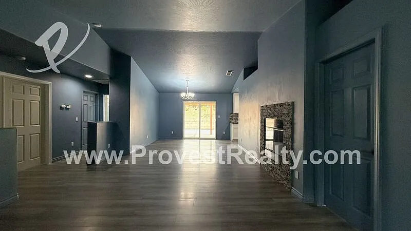 4 bed, 2.0 bath, 1544 sqft, $2,650 — Photo 4