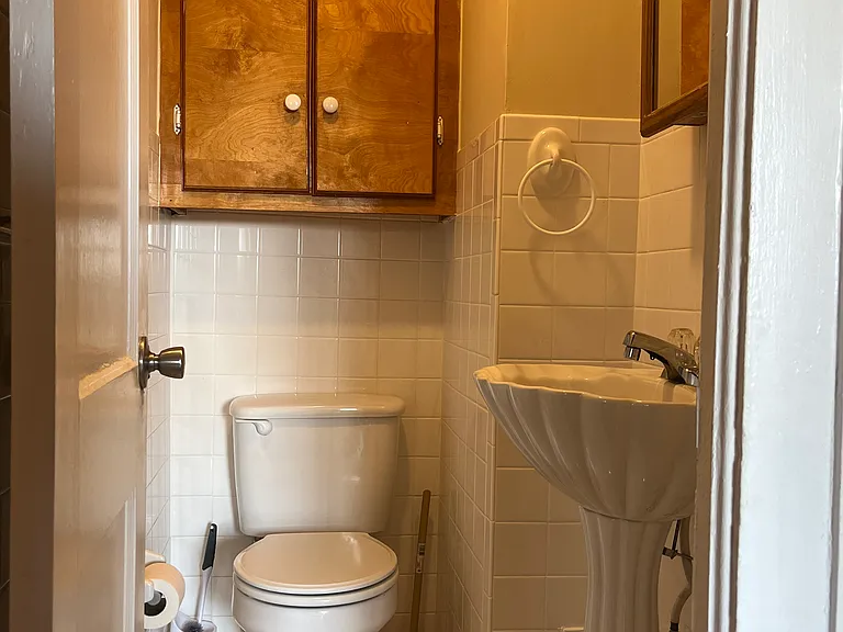 1000 Locust St — Photo 11