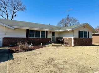 504 Easthaven Dr, Centralia, IL