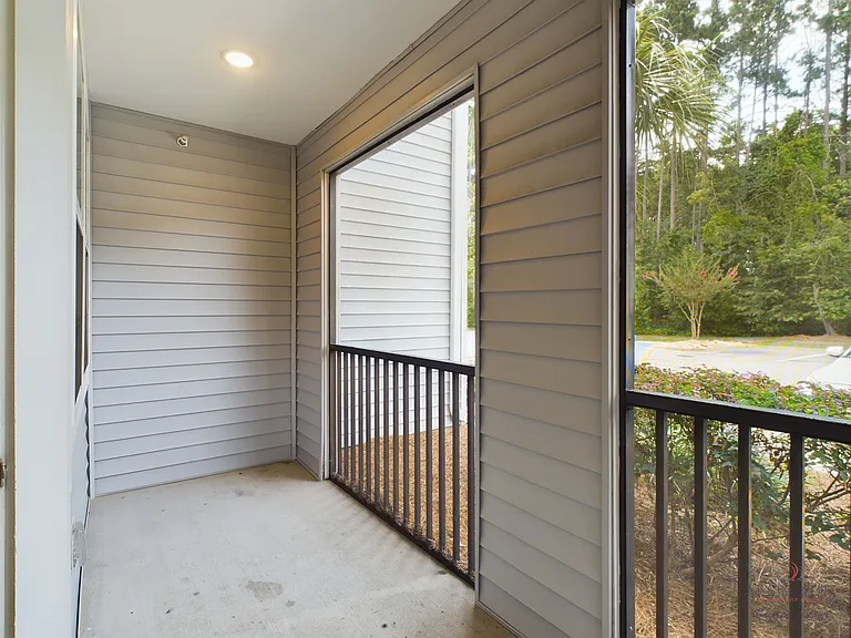 Mystic Bluff Apartments — Photo 56
