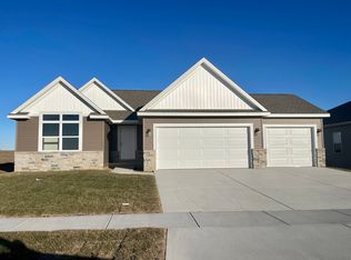 1214 Ledgestone Dr, Normal, IL 61761