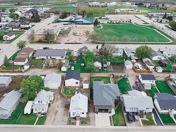 2nd image of 207 5th AVENUE E