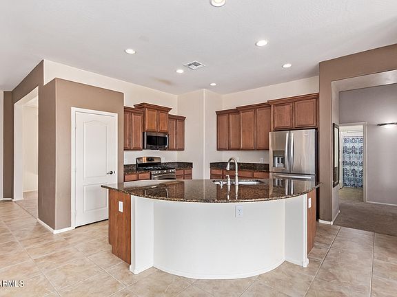 3rd image of 17832 W DREYFUS Street