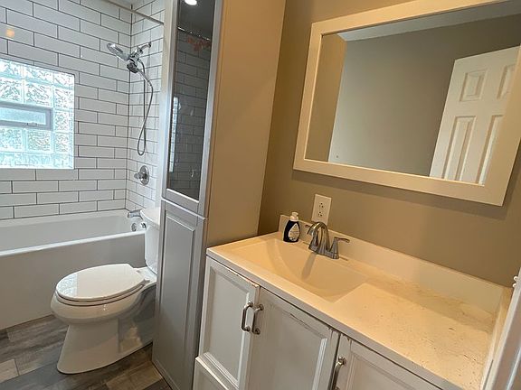 5th image of 1623 Franklin Park S #5