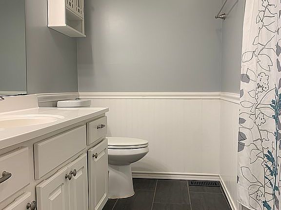 4th image of 1005 Hollow Oak Dr