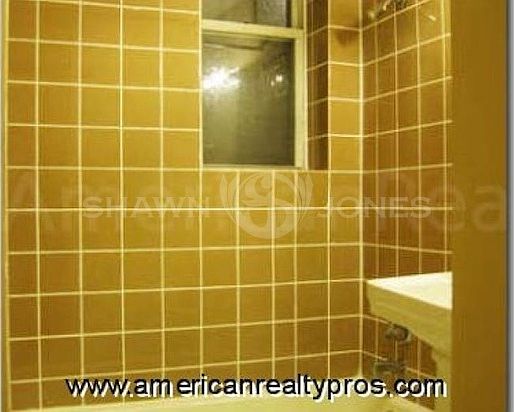 5th image of 683 1/2 W Wrightwood Ave APT 3N