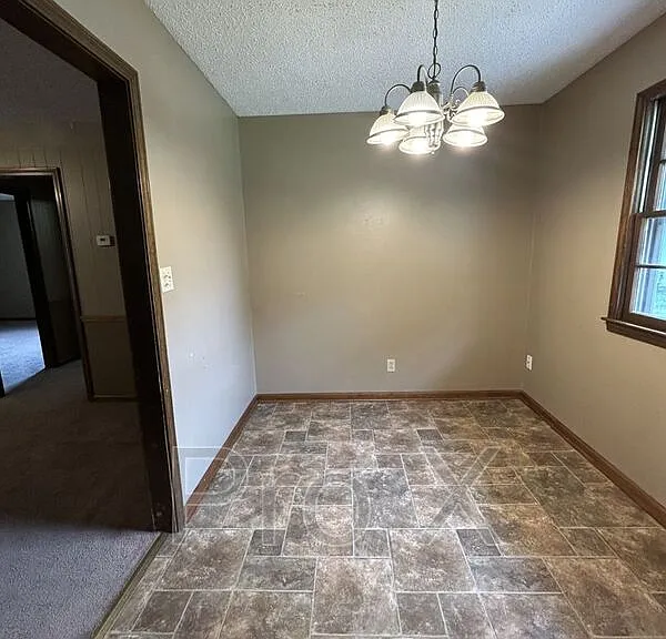 515 E Jefferson St — Photo 5