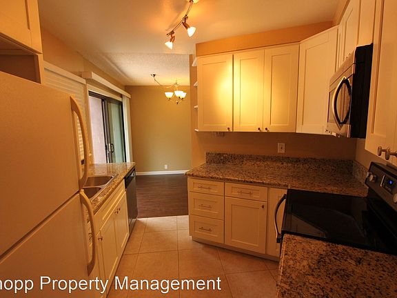 3rd image of 3970 Voltaire St