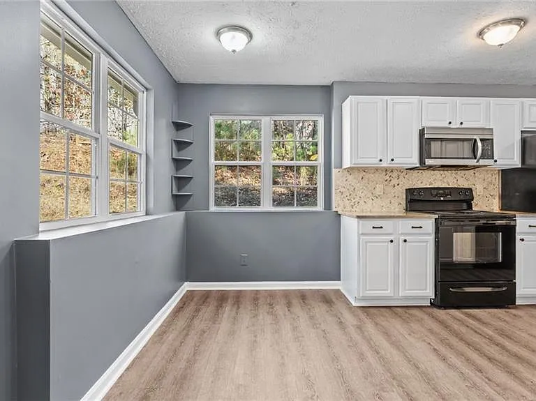 405 Christopher Ln — Photo 7
