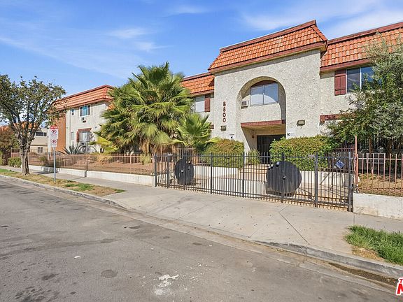 2nd image of 8800 Cedros Ave APT 212