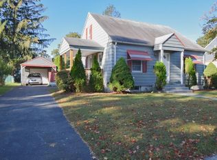 30 Thornton St, Springfield, MA 01104