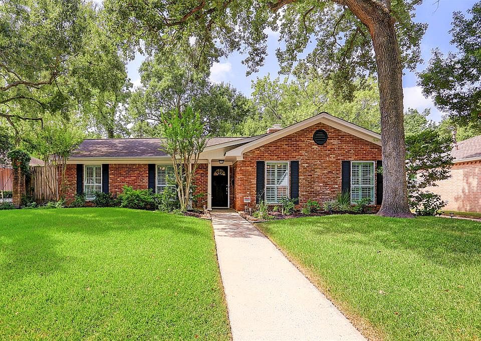 1st image of 10011 Meadow Lake Ln