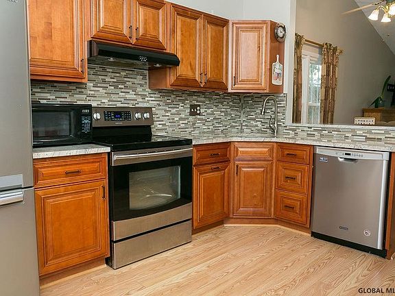 2nd image of 12 Lexington Dr