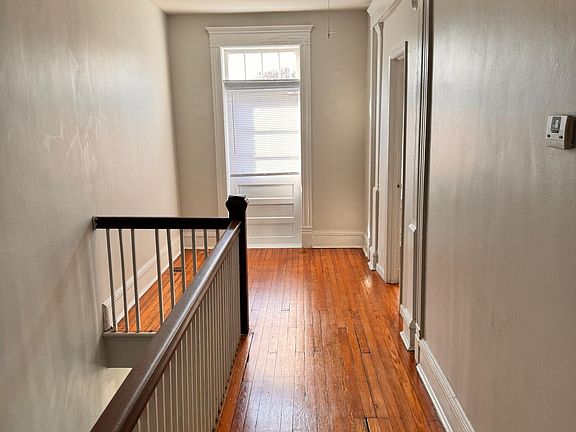 5th image of 2713 3rd Ave #B
