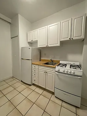 Rented by Peter R. Hungerford, LREB | media 12