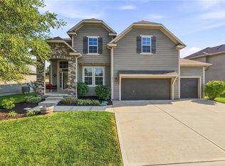 2776 W Sitka Dr, Olathe, KS 66061
