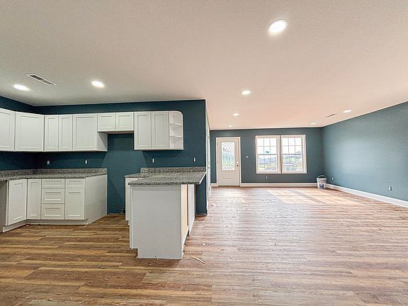 5th image of 161 Blanton Ct
