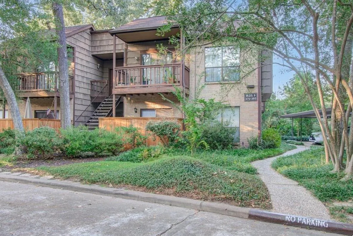 1 bed, 1.0 bath, 622 sqft, $1,350 — Photo 1
