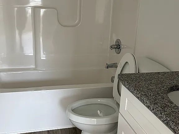 5th image of 705 W Parker Rd #B