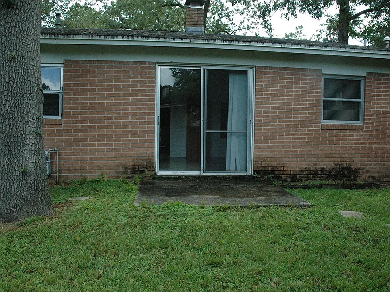 506 NW 34th St — Photo 13