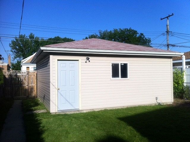 2nd image of 7227 S Springfield Ave