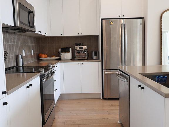 5th image of 800 Embassy Dr Unit 322