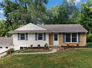 106 NE Northcrest Dr, Kansas City, MO 64116