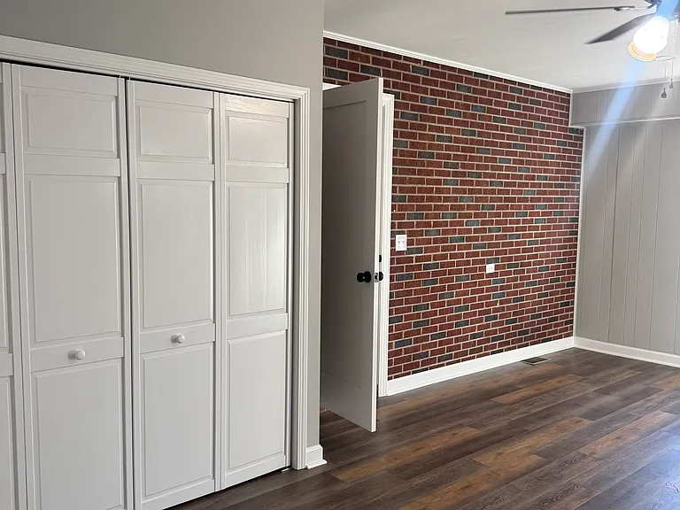 209 Brook St — Photo 15