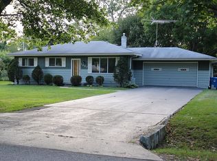 1367 Hira St, Waterford, MI 48328
