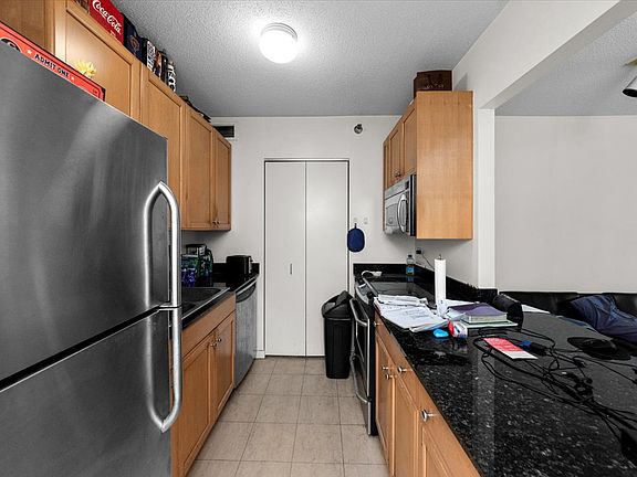 4th image of 400 N Lasalle St #2406