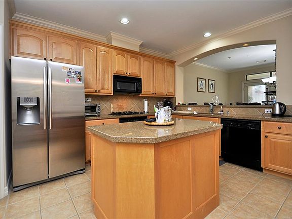 3rd image of 4315 Lake Walk Ct