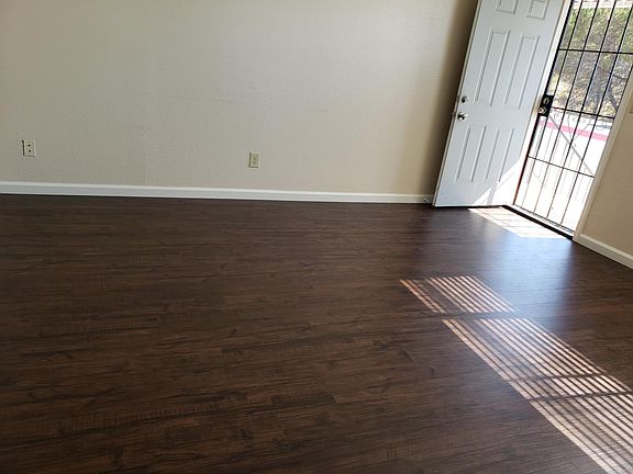 3rd image of 725 Pope Dr #D