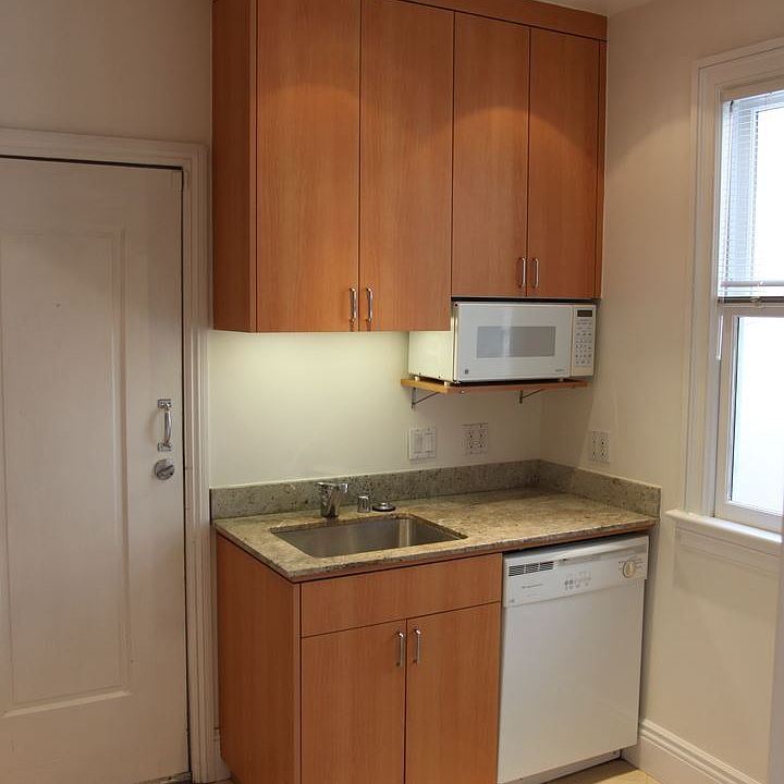 1st image of 1100 Jackson St APT 12