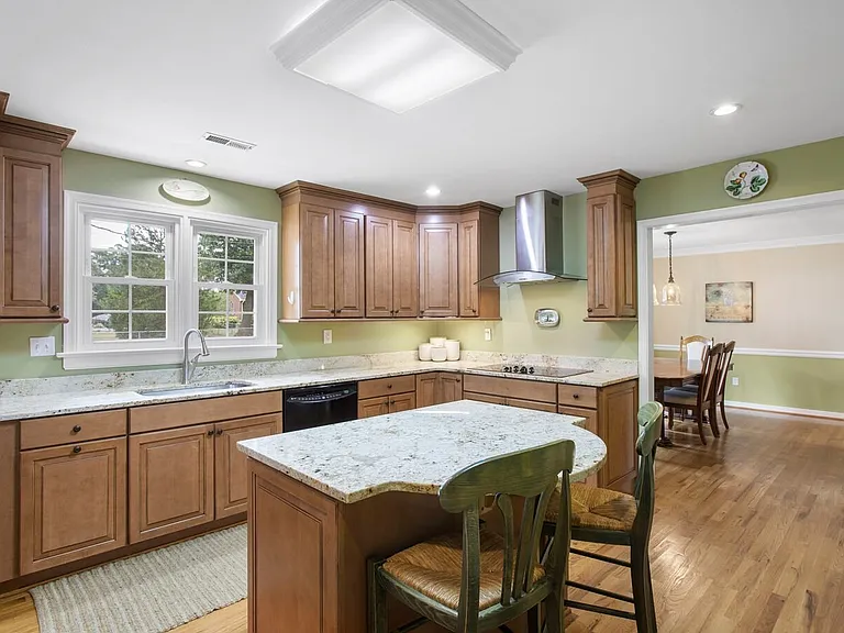 4533 Haymarket Ln — Photo 11