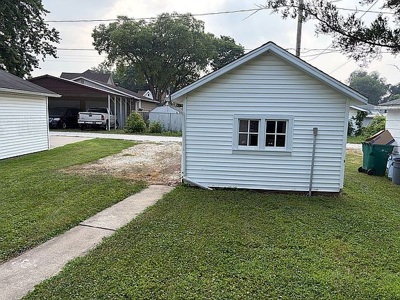 5th image of 522 Phillips St