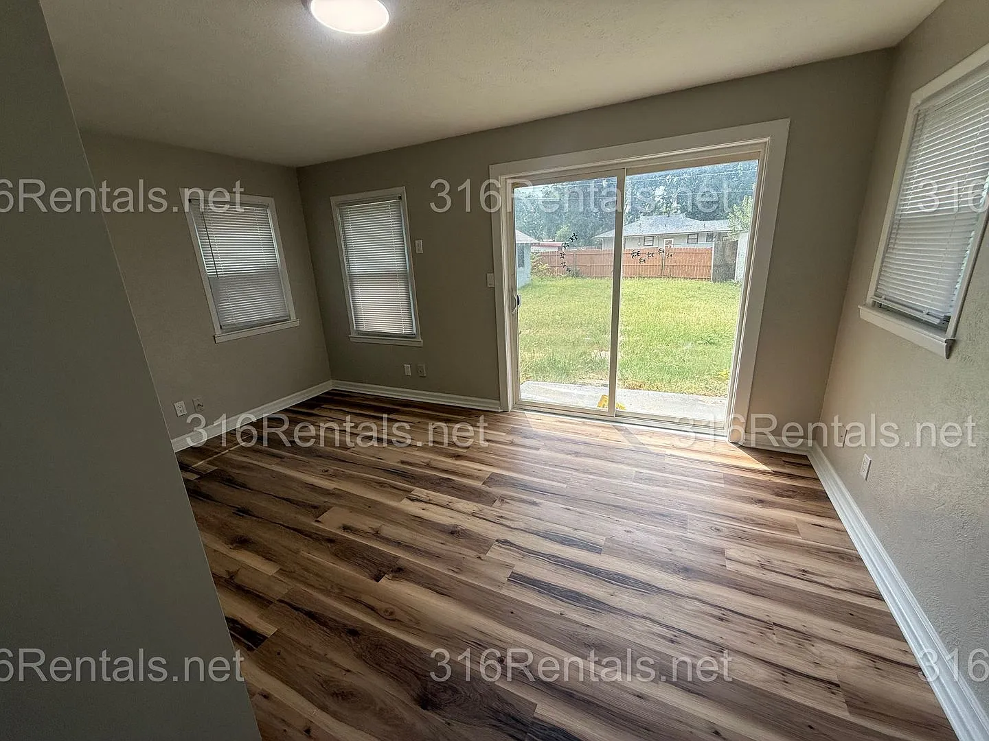 $1345 - **Coming Soon** 4 Bedroom / 1 Bathroom - Beautiful Single Family Home — Photo 4